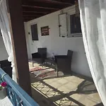 Lily's House Near The * Λάμπη