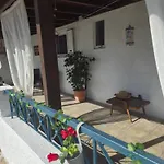Σπίτι διακοπών Lily's House Near The Λάμπη