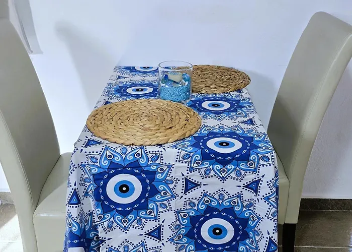 Lily's House Near The * لامبي