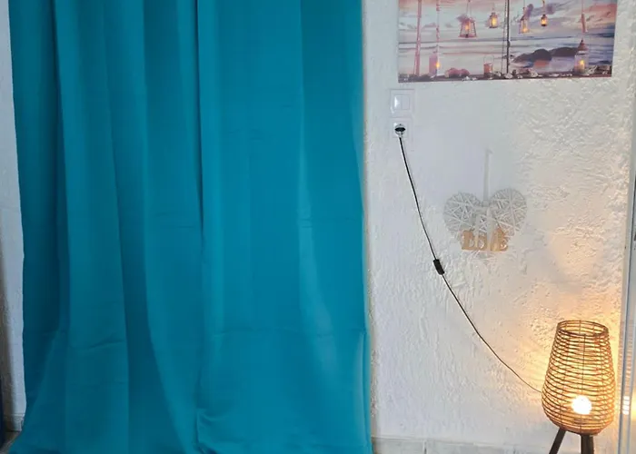 بيت للعطل Lily's House Near The