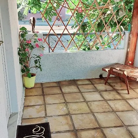 Nyaraló Lily's House Near The *