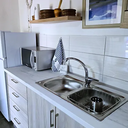 Lily's House Near The Prázdninový dům