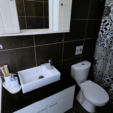 Nyaraló Lily's House Near The Lámbi